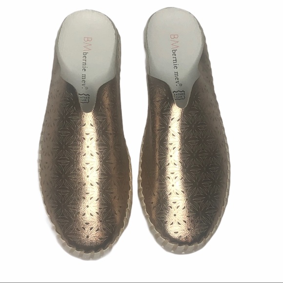 NWOT Bernie Mev Rose Gold Perforatef Slide - Picture 7 of 13